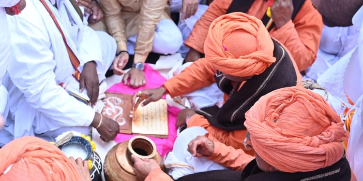 सिध्दरामेश्वरांच्या अक्षता सोहळ्याला अलोट गर्दी