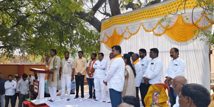 प्रचारसभेचे रूपांतर झाले शोकसभेत