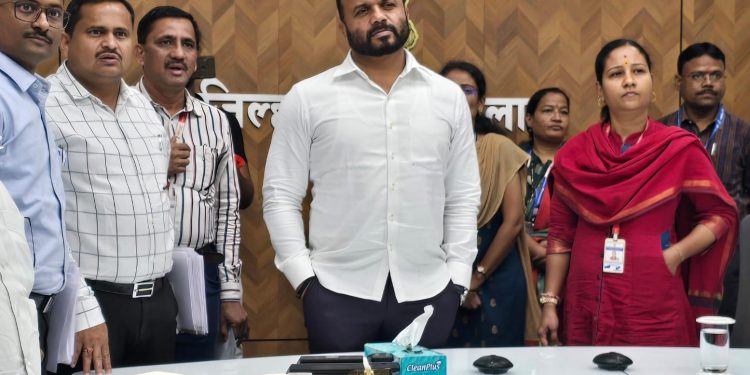 मुख्यमंत्री पंचायतराज अभियानाचे पालकमंत्री गोरे यांच्याकडून कौतुक