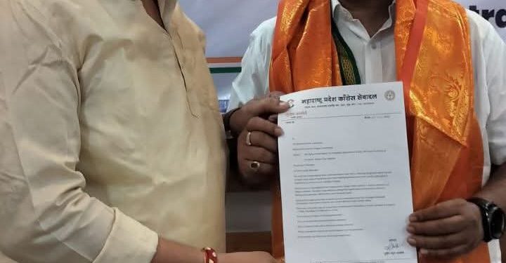 खासदार प्रणिती शिंदे यांना काॅंग्रेस शहरअध्यक्ष करा.. सुदीप चाकोते यांची पक्ष निरीक्षकाकडे मागणी