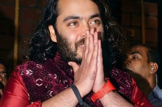 एक वाढदिवस… हजारो हास्य…अनंत अंबानी वाढदिवस माणुसकीचा महोत्सव”