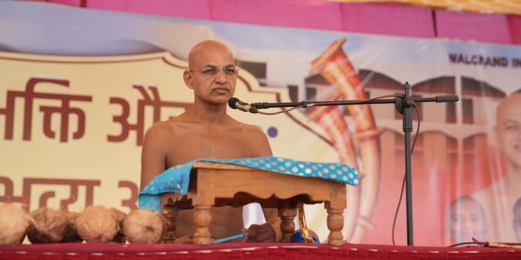 शिक्षकांनी ज्ञान देणारे ‘टीचर’ न राहता संस्कारांचे वाहक आणि समाजाचे दिशादर्शक ‘गुरू’ बनावे,