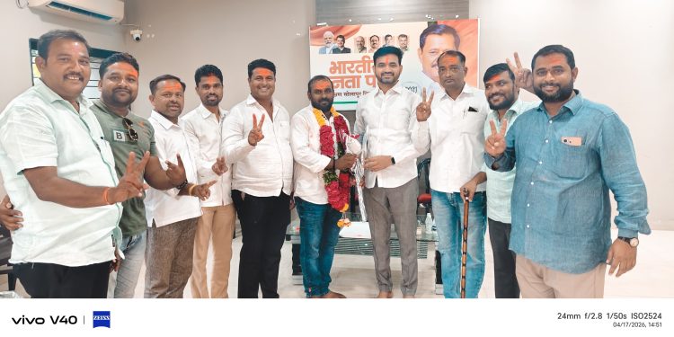 मंद्रूपच्या राजकारणात मनिष देशमुख यांची एंट्री