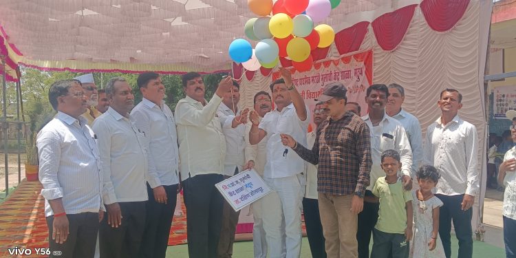 ऐतिहासिक शस्त्र प्रदर्शनाला शेकडो विद्यार्थ्यांनी दिली भेट