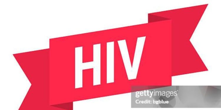 अनुदान मिळविण्यासाठी अकलूज उपजिल्हा रूग्णालयाकडून एचआयव्हीचा खोटा रिपोर्ट  ? महिलेचा मुख्यमंत्री कार्यालयासमोर आंदोलनाचा इशारा