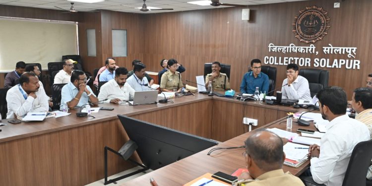 रस्ते अपघातांना प्रतिबंध घालण्यासाठी ठोस उपाययोजना कराव्यात – जिल्हाधिकारी एस.कार्तीकेयन