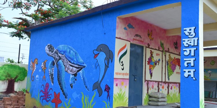 लोकसहभागामुळे ‘या’ शाळेकडे मुलांचे अकर्षण