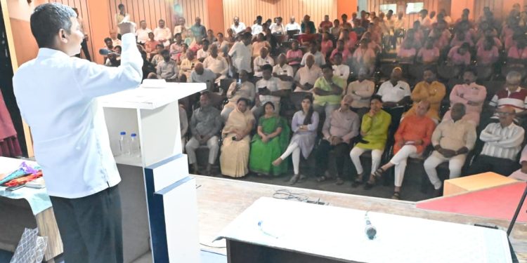 स्वातंत्र्य लढ्याला बळ देणार्या वंदे मातरमचा इतिहास प्रेरक – सिध्दाराम पाटील