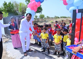 अडसूळ सरांच्या भेटीने मुलांना मिळाली प्रेरणा