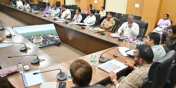 वास्तुविशारद तयार करणार श्री विठ्ठल रुक्मिणी मंदिर परिसर आराखडा  – पालकमंत्री जयकुमार गोरे