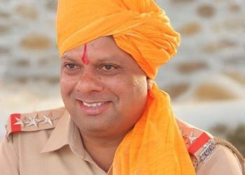 पोलीस उपअधीक्षक अजित त्रिपुटे यांचा उत्कृष्ट सेवा पदकाने सन्मान
