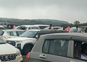 तीन दिवस शाळा बंद; भीमाशंकरात भाविकांचा महापूर, २ किमी लांब रांगा , दर्शनासाठी पाच तास प्रतीक्षा
