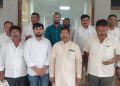 सीईओंच्या दालनासमोर ठेकेदारांचा ठिय्या