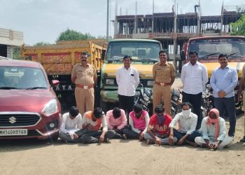 मंद्रूप पोलिसांचा सीना नदीत मध्यरात्री धाडसी कारवाई,